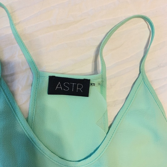 Open-Back Cropped Tank! - Picture 4 of 4